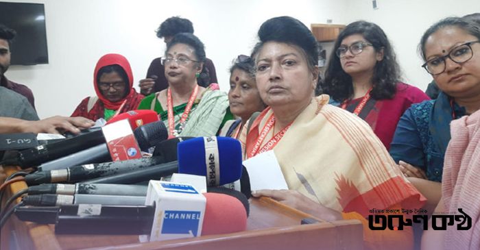 সিইসির সঙ্গে দেখা করতে যান নারী নেত্রী ও অধিকারকর্মীরা। ছবি : সংগৃহীত